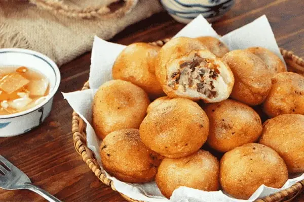 banh-bao-chien-nhan-thit-tay-an