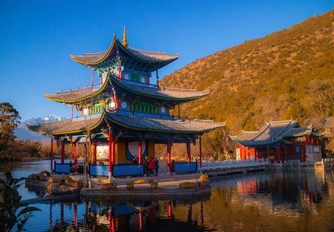 cong-vien-hac-long-dam-le-giang