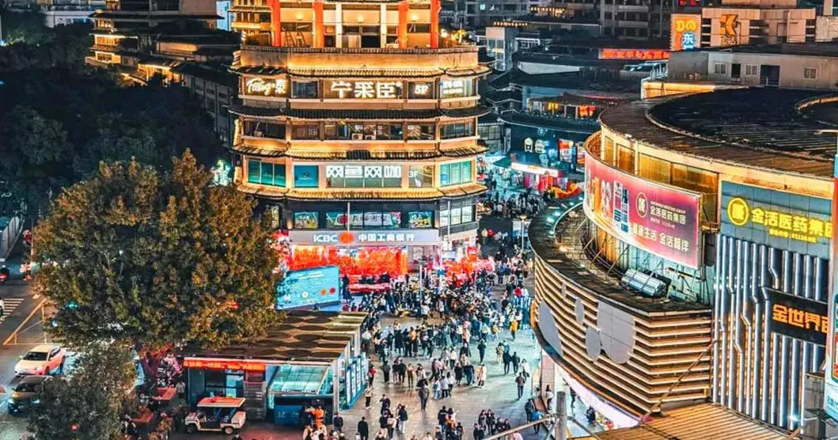 dongmen-street-pho-di-bo-dong-mon-tham-quyen