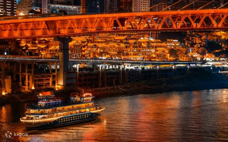 Trải Nghiệm Nhất Định Phải Thử Khi Đi Trùng Khánh: Ẩm Thực – Check-in – Khám Phá Tự Nhiên