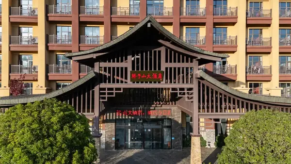 khach-san-chan-nui-kieu-tu-son-9