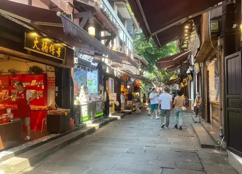 pho-di-bo-bia-giai-phong-trung-khanh-1