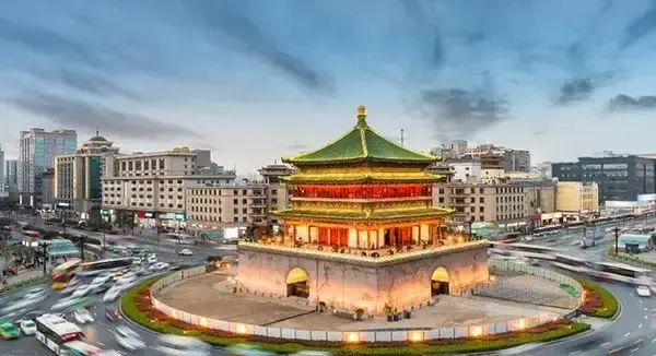 quang-truong-thap-chuong-tay-an