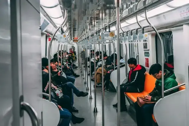 tau-dien-ngam-metro-thuong-hai