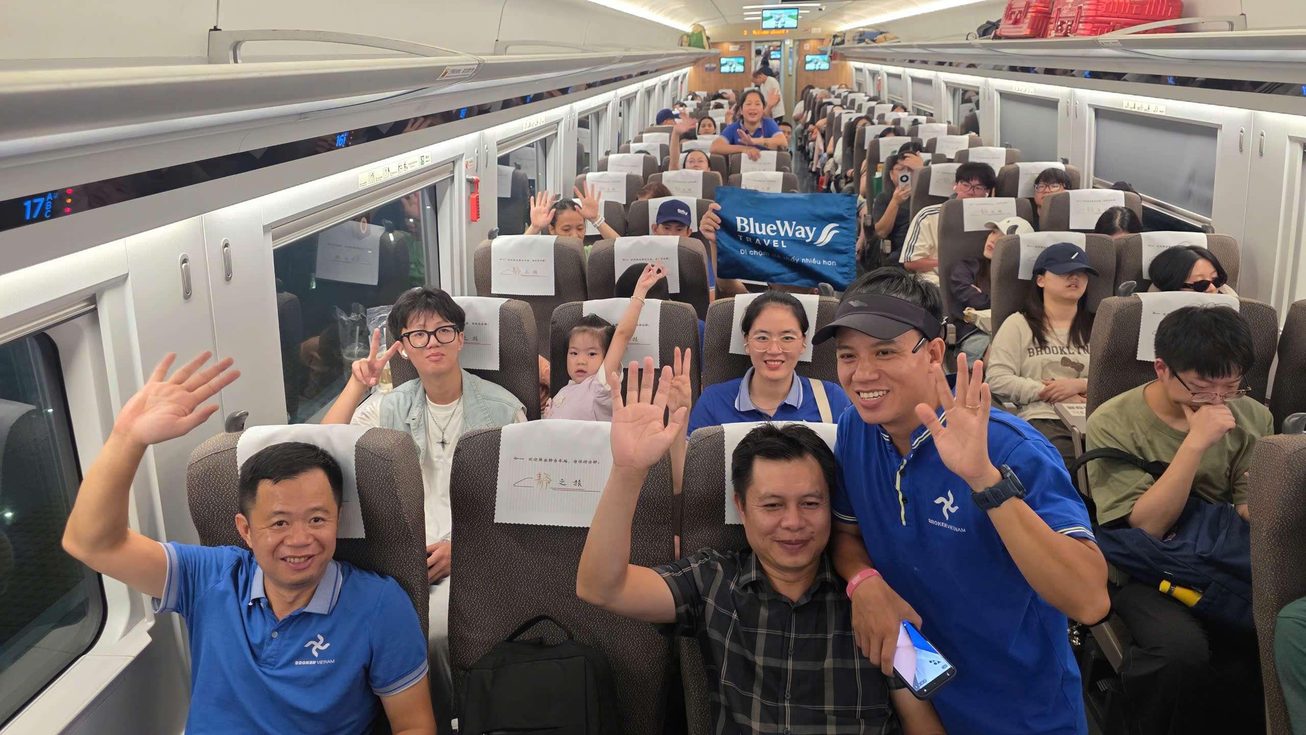 tour-bat-dong-san-thuong-hai-check-quy-hoach-blueway-travel-10