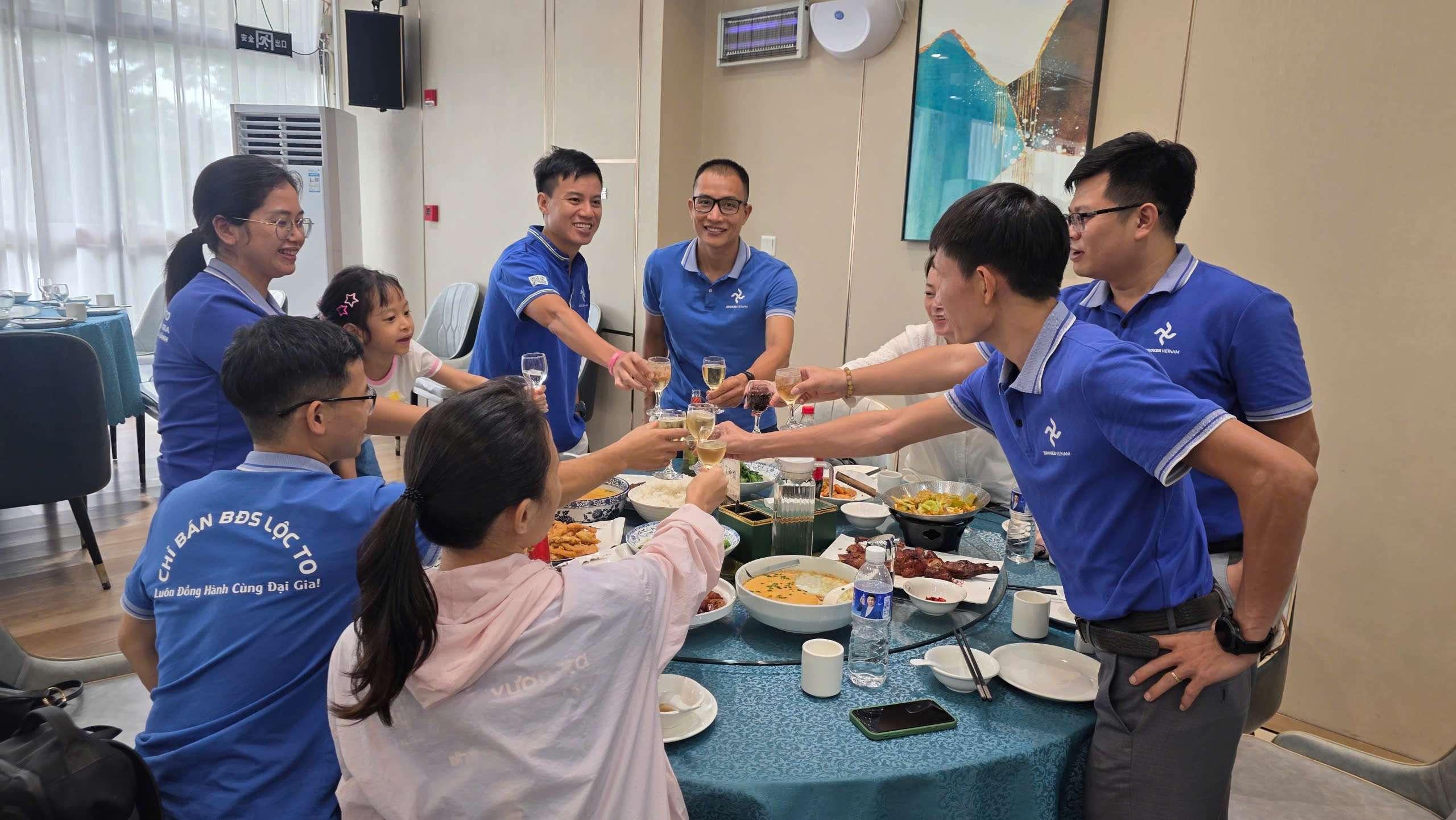 tour-bat-dong-san-thuong-hai-check-quy-hoach-blueway-travel-6