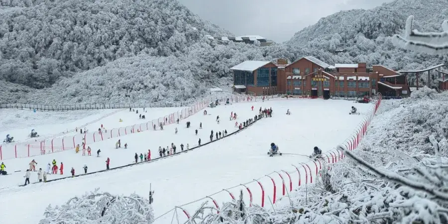 [TOUR NO SHOPPING] TRÙNG KHÁNH - TRƯỢT TUYẾT KIM PHẬT SƠN 5 NGÀY 4 ĐÊM