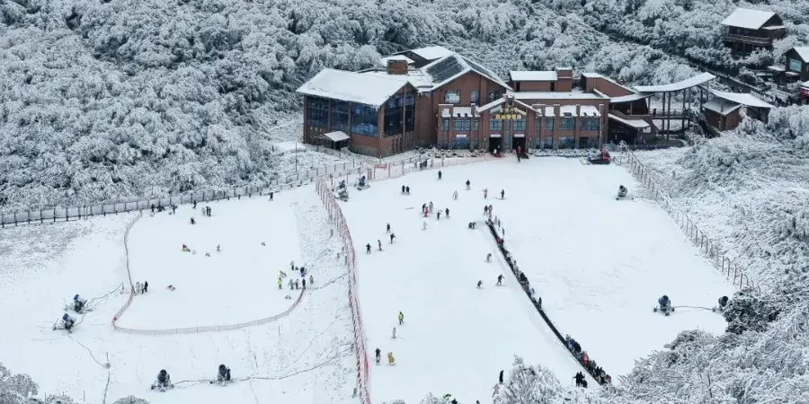 [TOUR NO SHOPPING] TRÙNG KHÁNH - TRƯỢT TUYẾT KIM PHẬT SƠN 5 NGÀY 4 ĐÊM