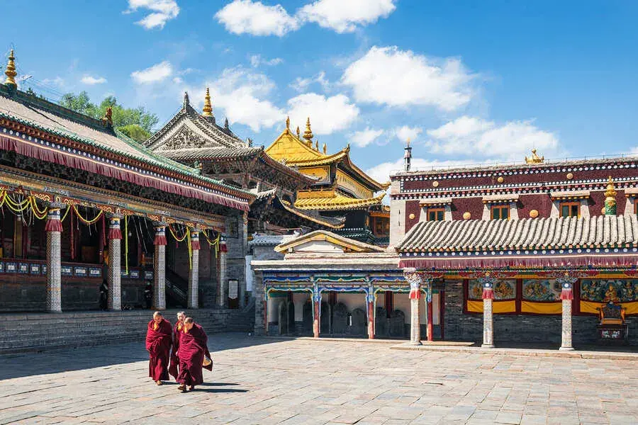 Tu-Vien-Kumbum-ngap-nang