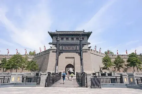 Vinh-Ninh-Mon-cong-vinh-ninh-tay-an